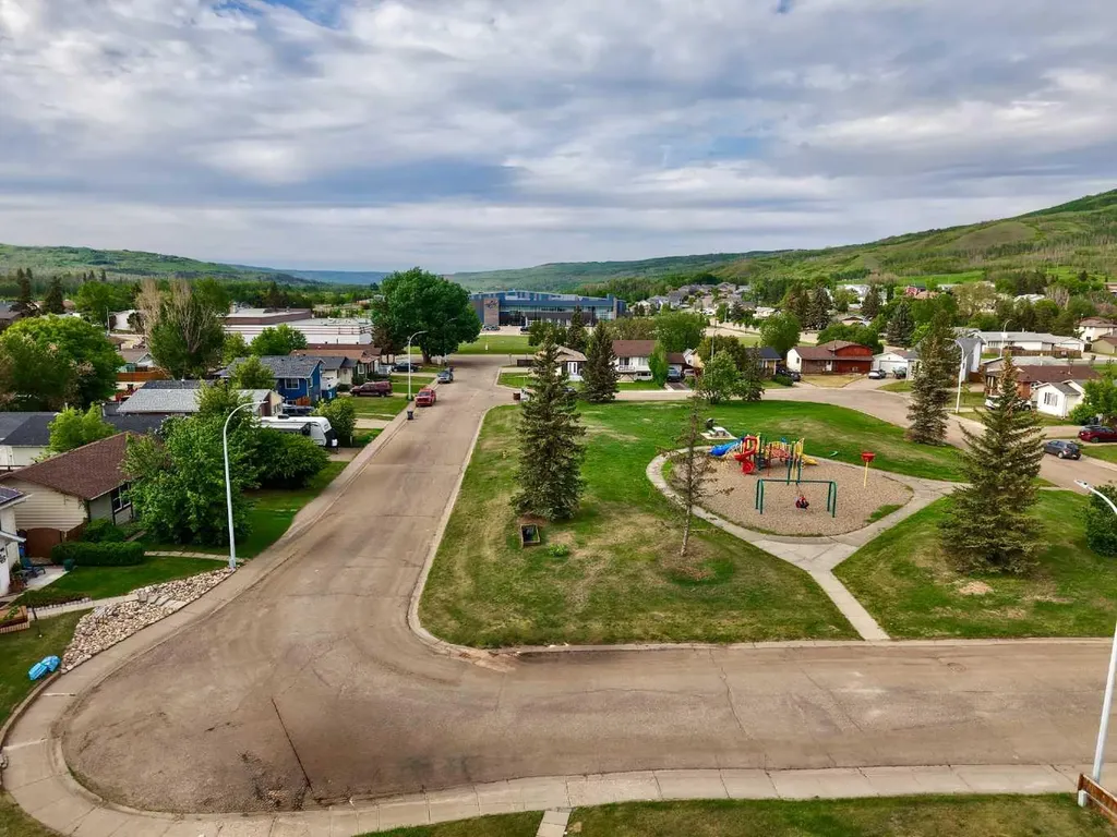 9805 75 Avenue Peace River AB T8S 1B5