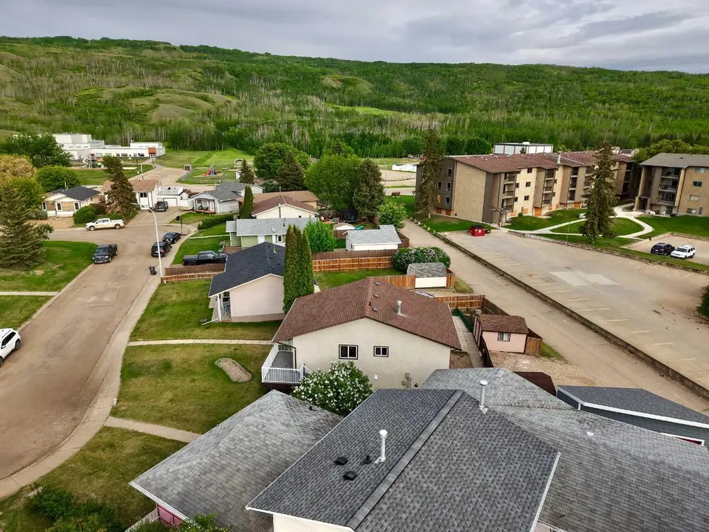 9805 75 Avenue Peace River AB T8S 1B5