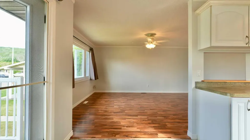 9805 75 Avenue Peace River AB T8S 1B5
