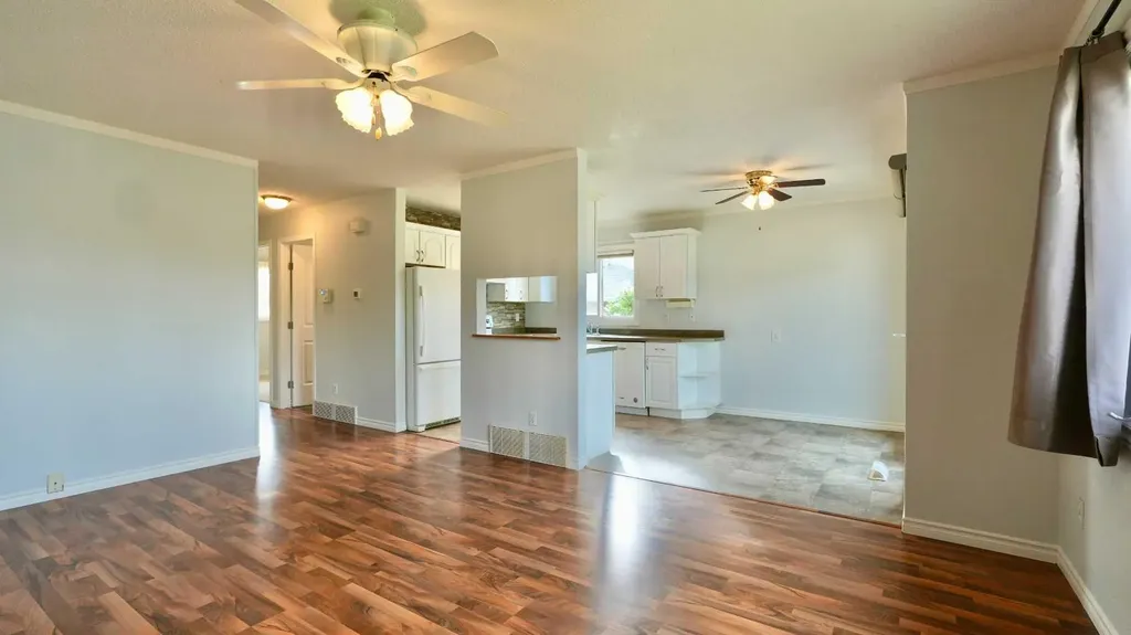 9805 75 Avenue Peace River AB T8S 1B5