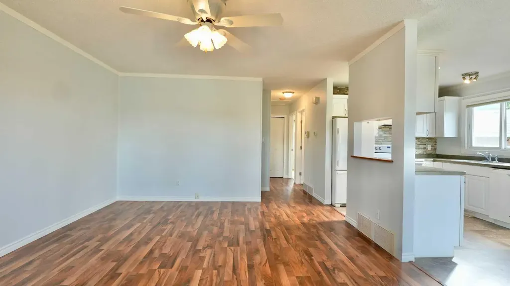 9805 75 Avenue Peace River AB T8S 1B5