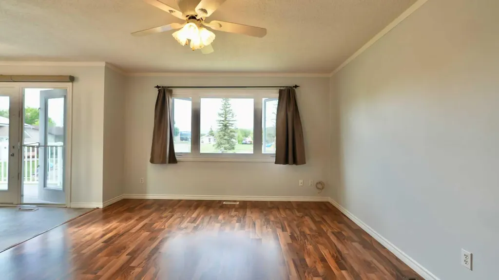 9805 75 Avenue Peace River AB T8S 1B5