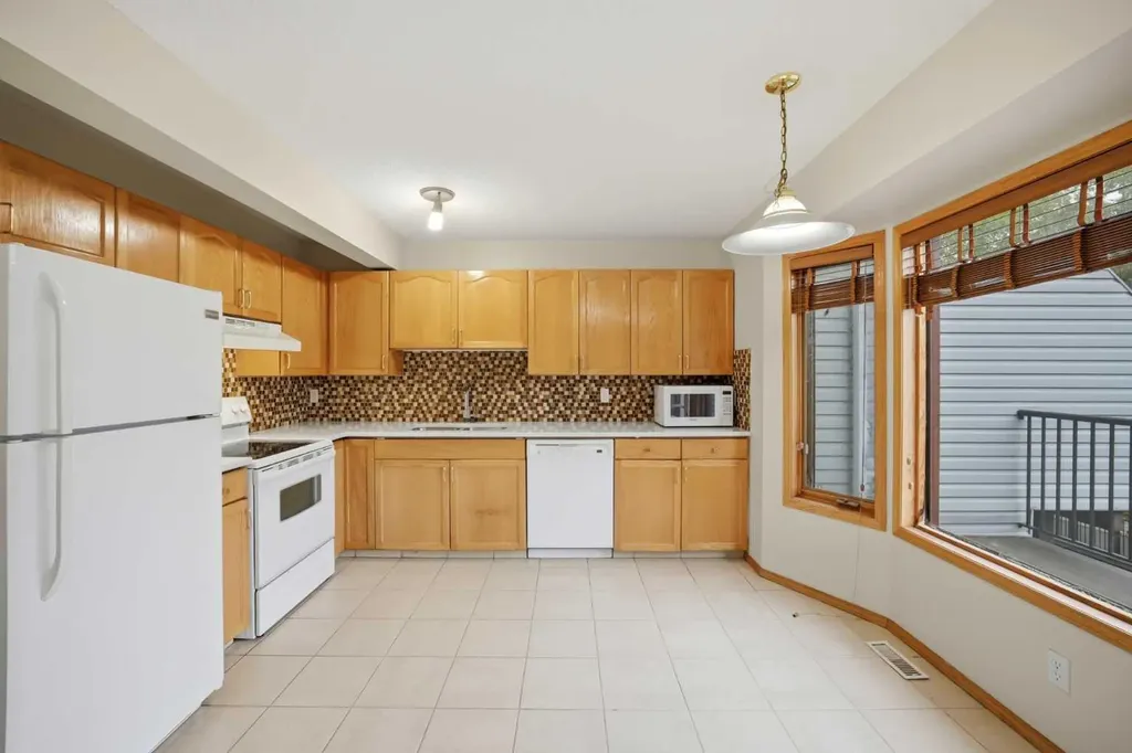 42 Patina Point SW Calgary AB T3H 3J7