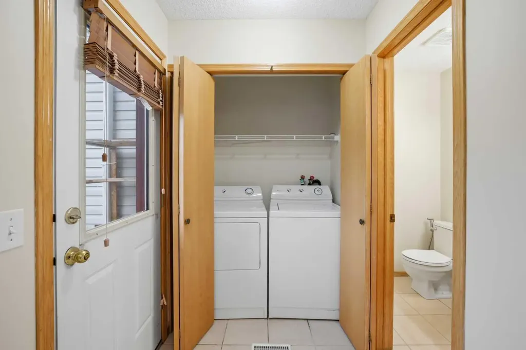 42 Patina Point SW Calgary AB T3H 3J7