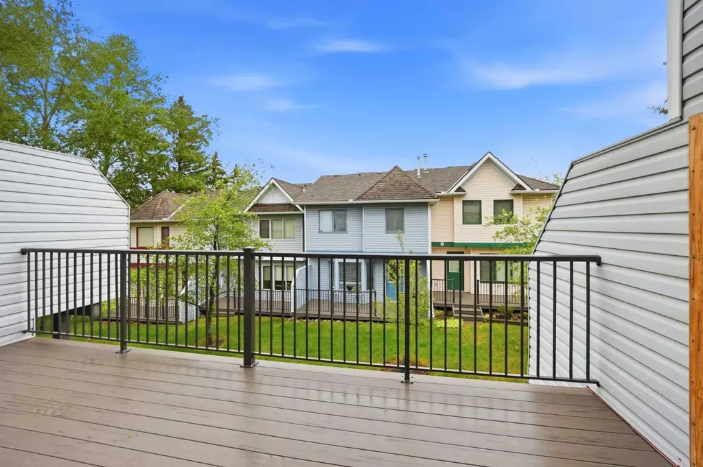 42 Patina Point SW Calgary AB T3H 3J7