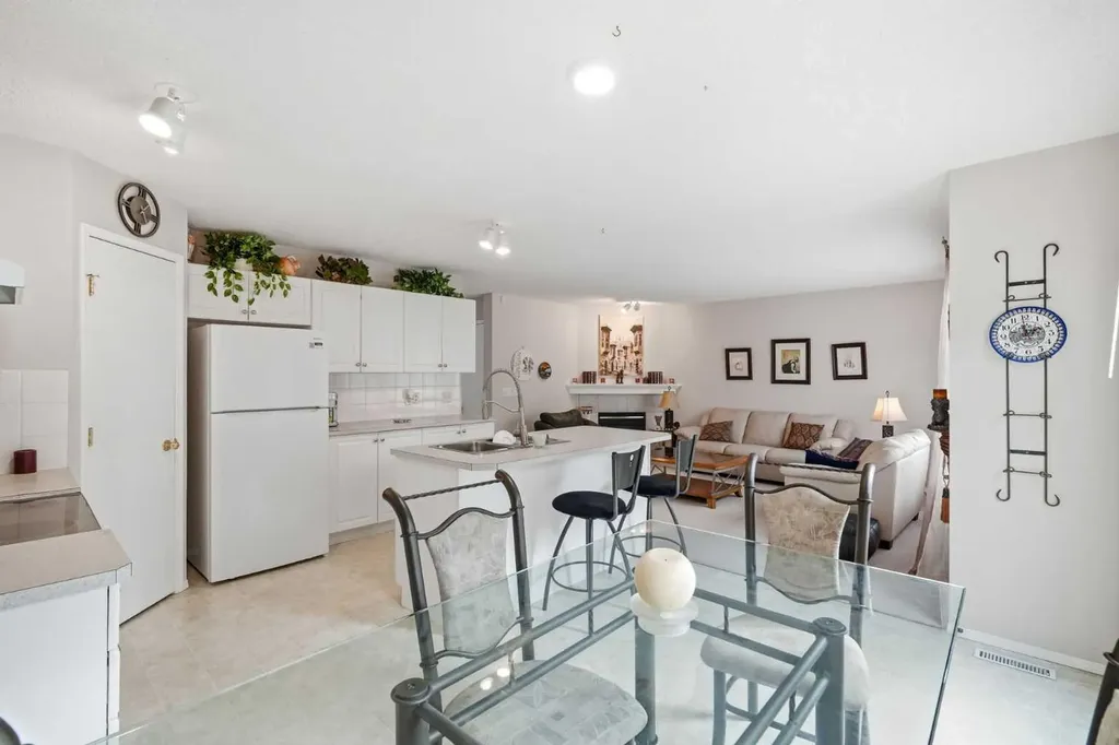 74 Tuscarora Heights NW Calgary AB T3L 2H2