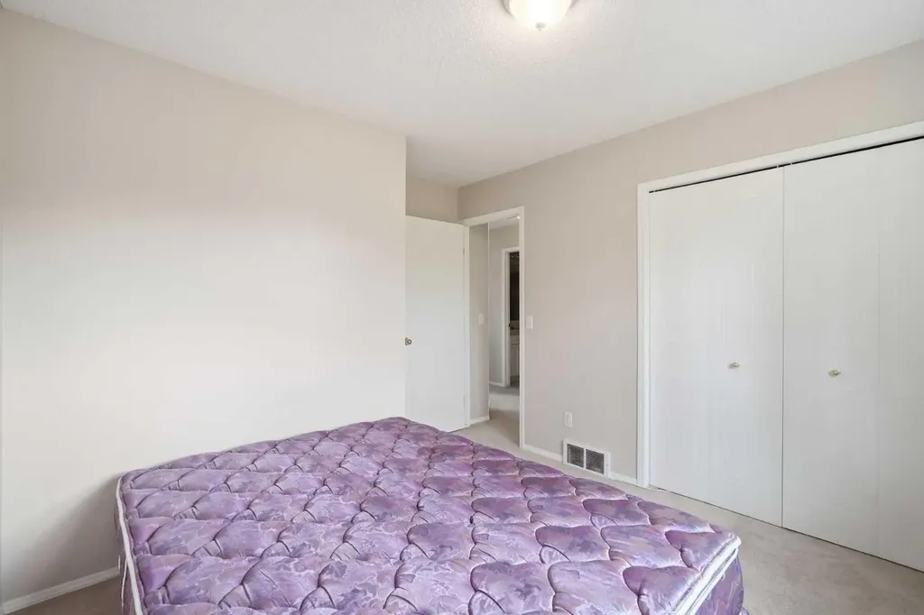 74 Tuscarora Heights NW Calgary AB T3L 2H2