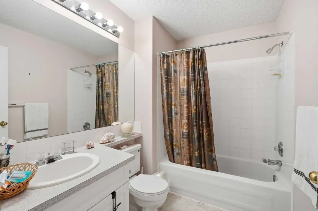 74 Tuscarora Heights NW Calgary AB T3L 2H2