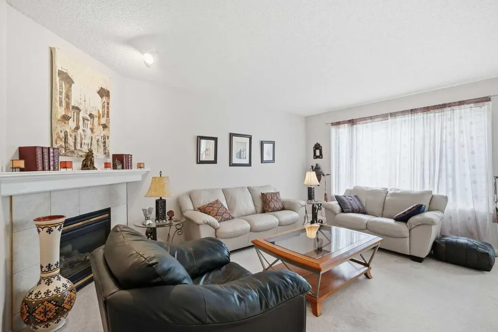 74 Tuscarora Heights NW Calgary AB T3L 2H2