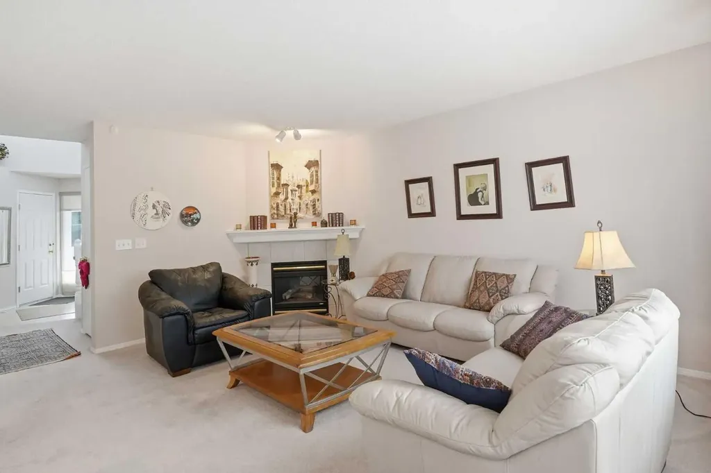74 Tuscarora Heights NW Calgary AB T3L 2H2