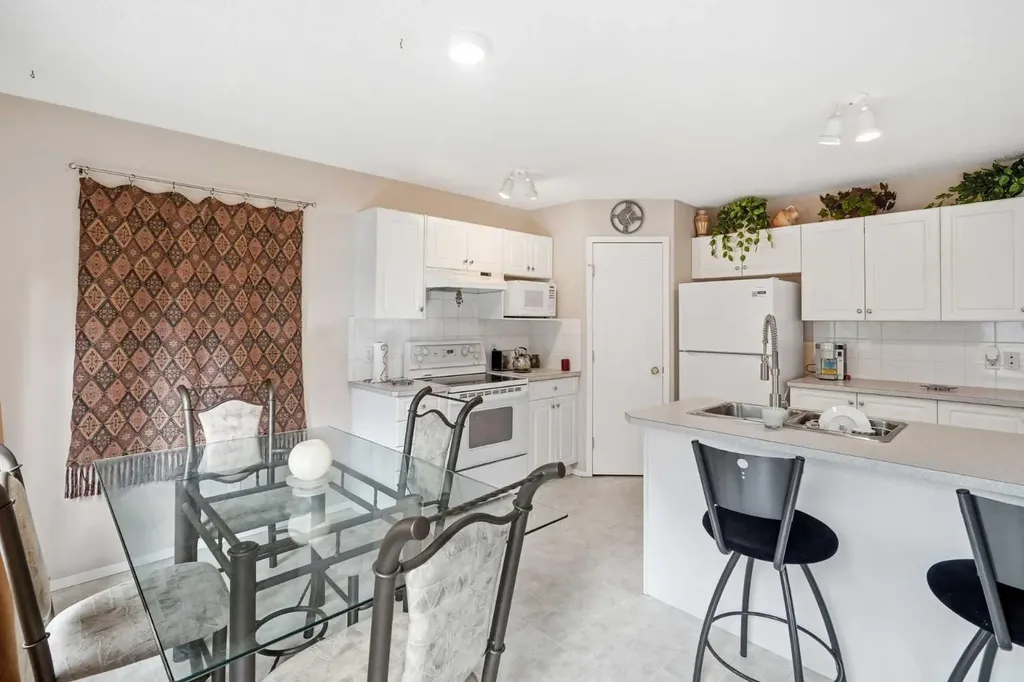 74 Tuscarora Heights NW Calgary AB T3L 2H2