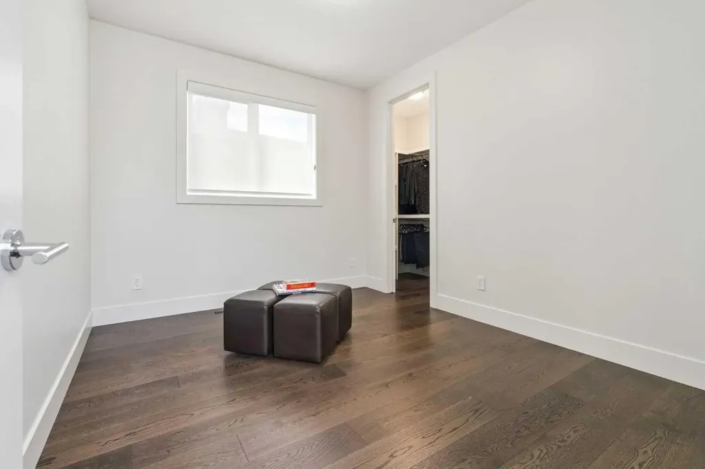 2026 32 Street SW Calgary AB T3E 2R3