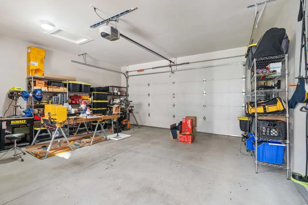 2026 32 Street SW Calgary AB T3E 2R3
