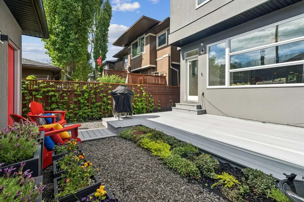 2026 32 Street SW Calgary AB T3E 2R3