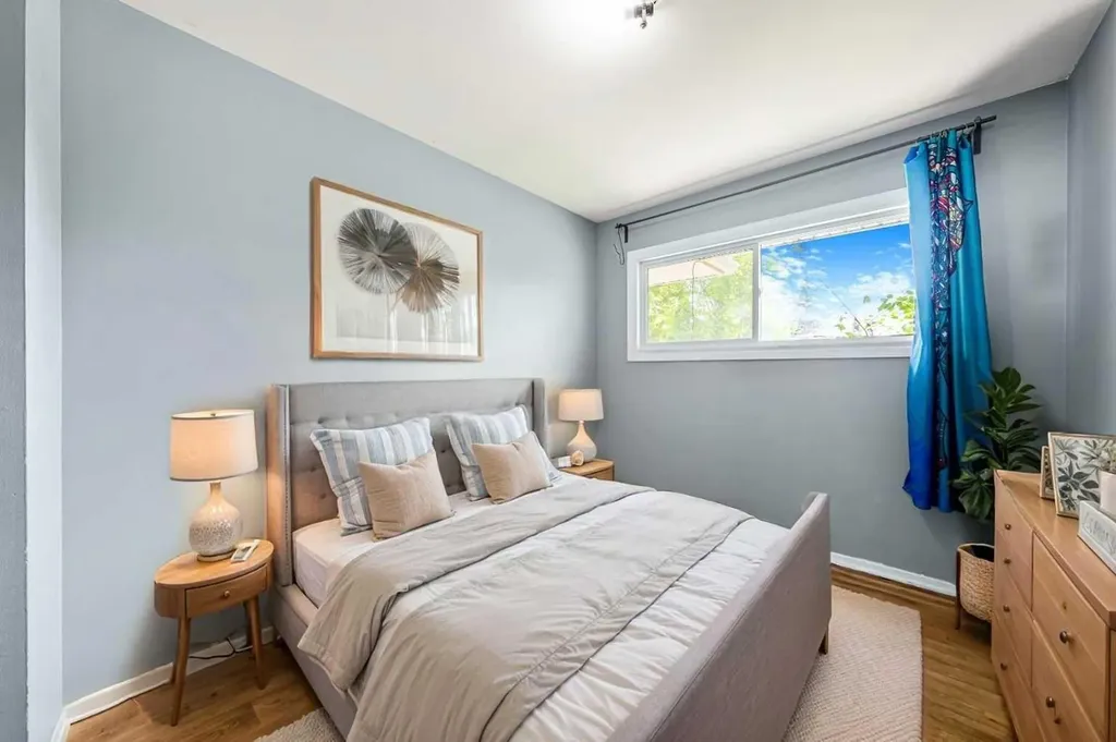 1032 89 Avenue SW Calgary AB T2v 0W4