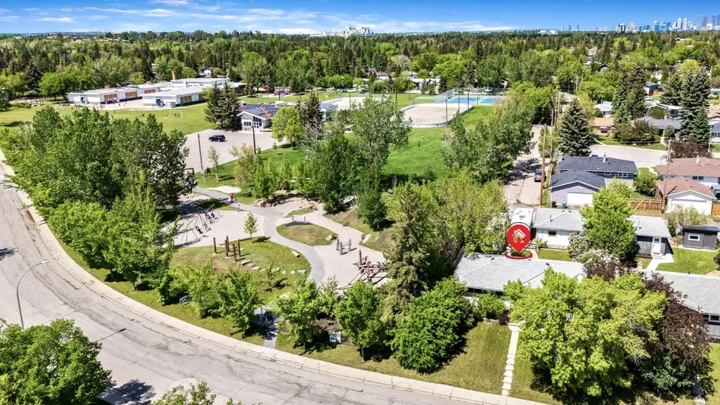 1032 89 Avenue SW Calgary AB T2v 0W4