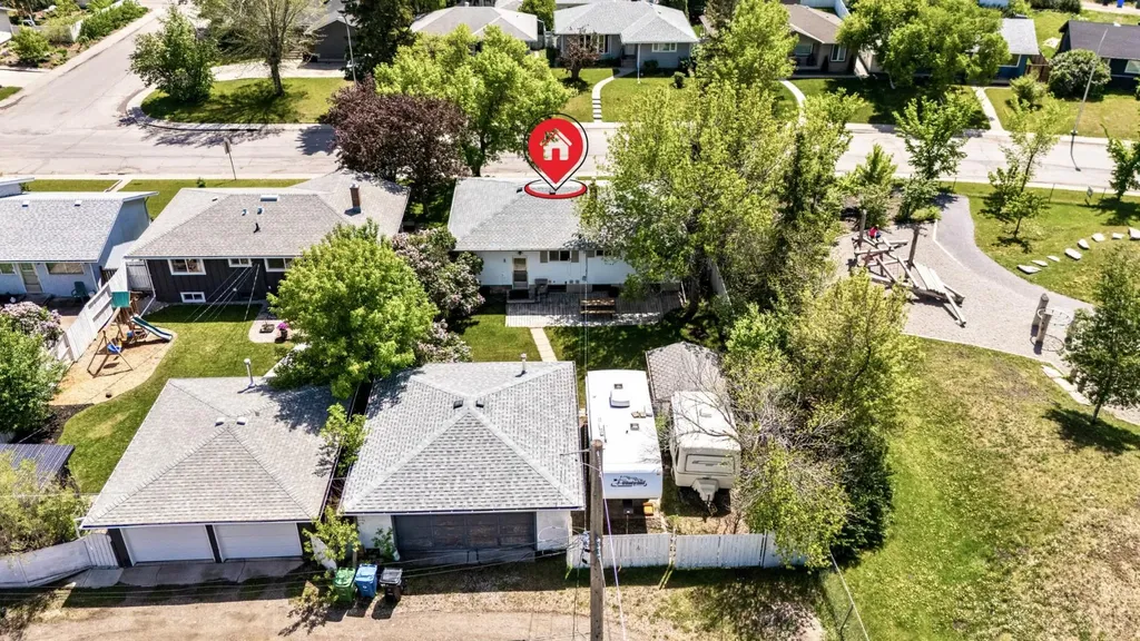 1032 89 Avenue SW Calgary AB T2v 0W4