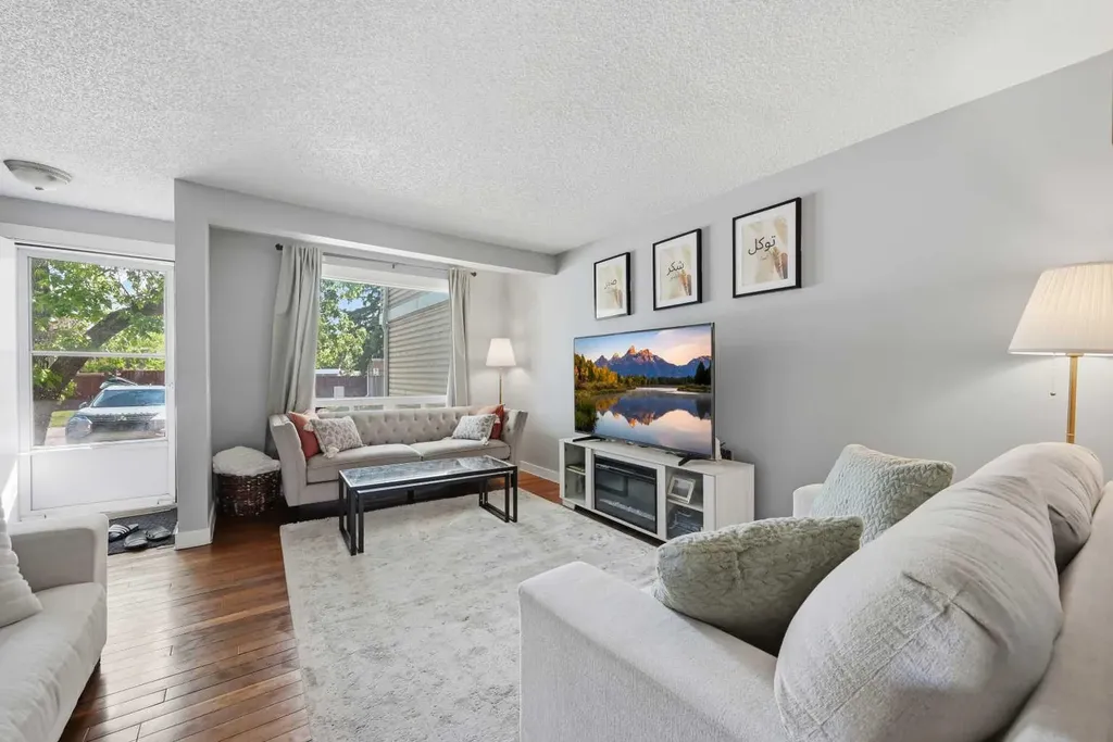 1155 Falconridge Drive NE Calgary AB T3J 1E1
