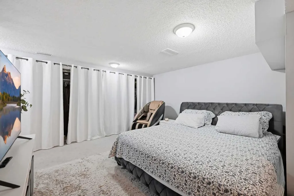 1155 Falconridge Drive NE Calgary AB T3J 1E1