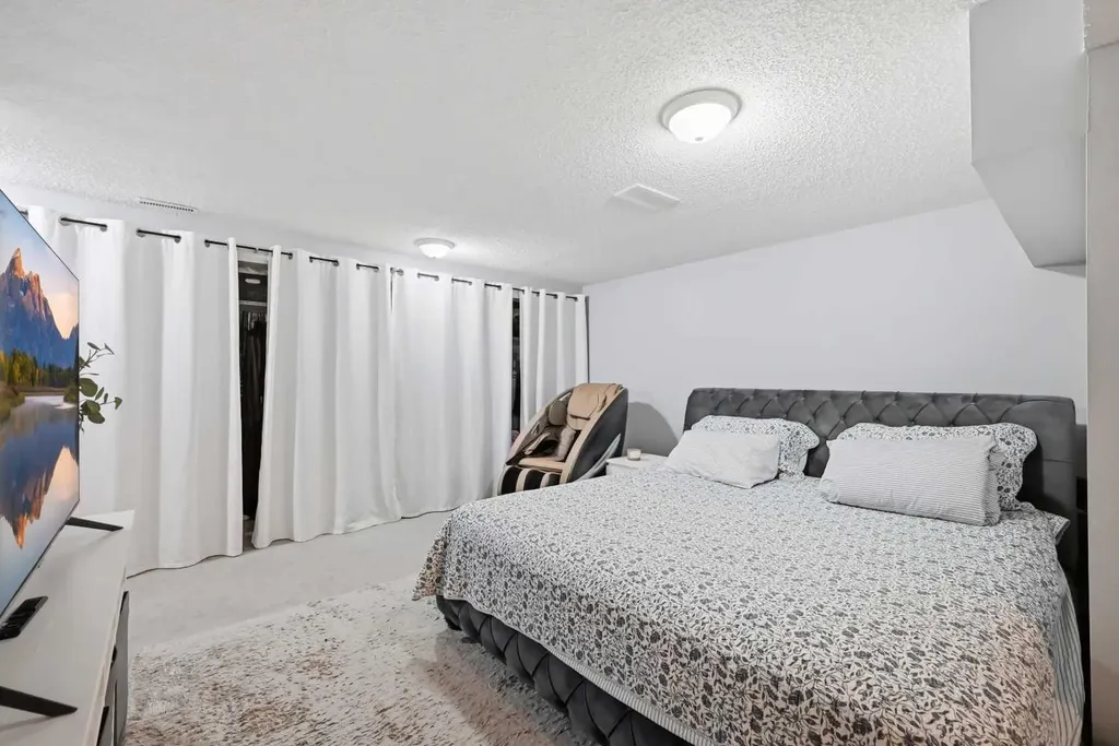 1155 Falconridge Drive NE Calgary AB T3J 1E1