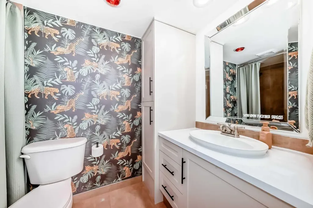 1334 14 Avenue SW Calgary AB T3C 0W2