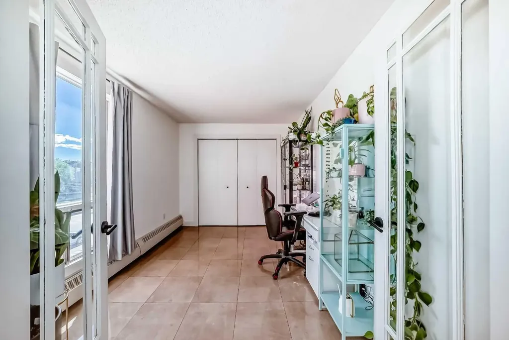 1334 14 Avenue SW Calgary AB T3C 0W2