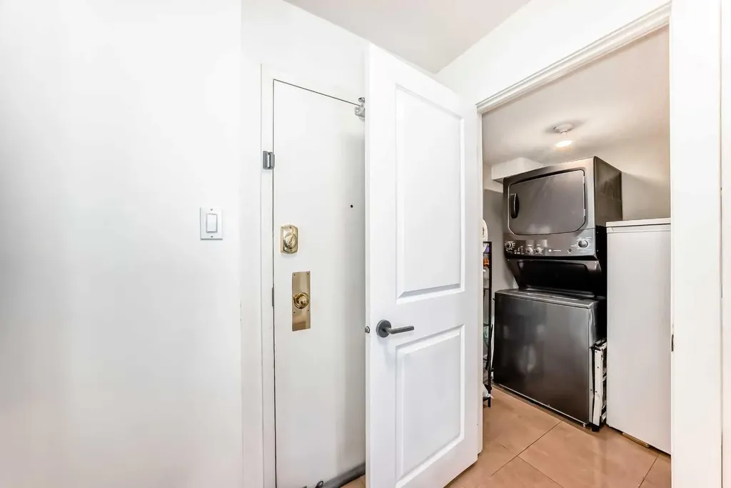 1334 14 Avenue SW Calgary AB T3C 0W2