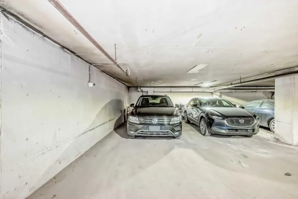 1334 14 Avenue SW Calgary AB T3C 0W2