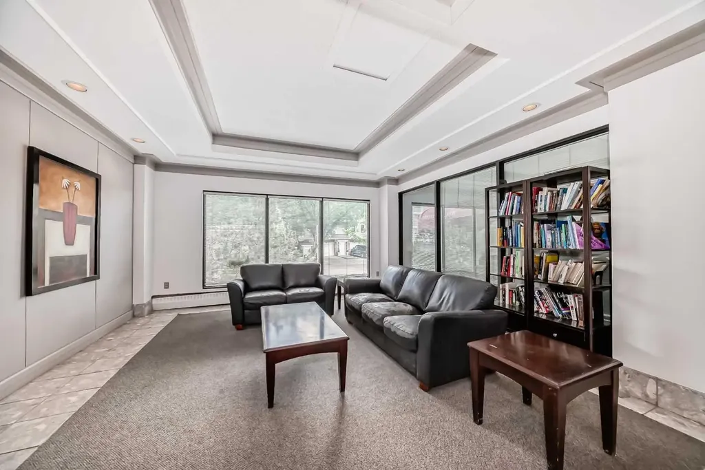 1334 14 Avenue SW Calgary AB T3C 0W2