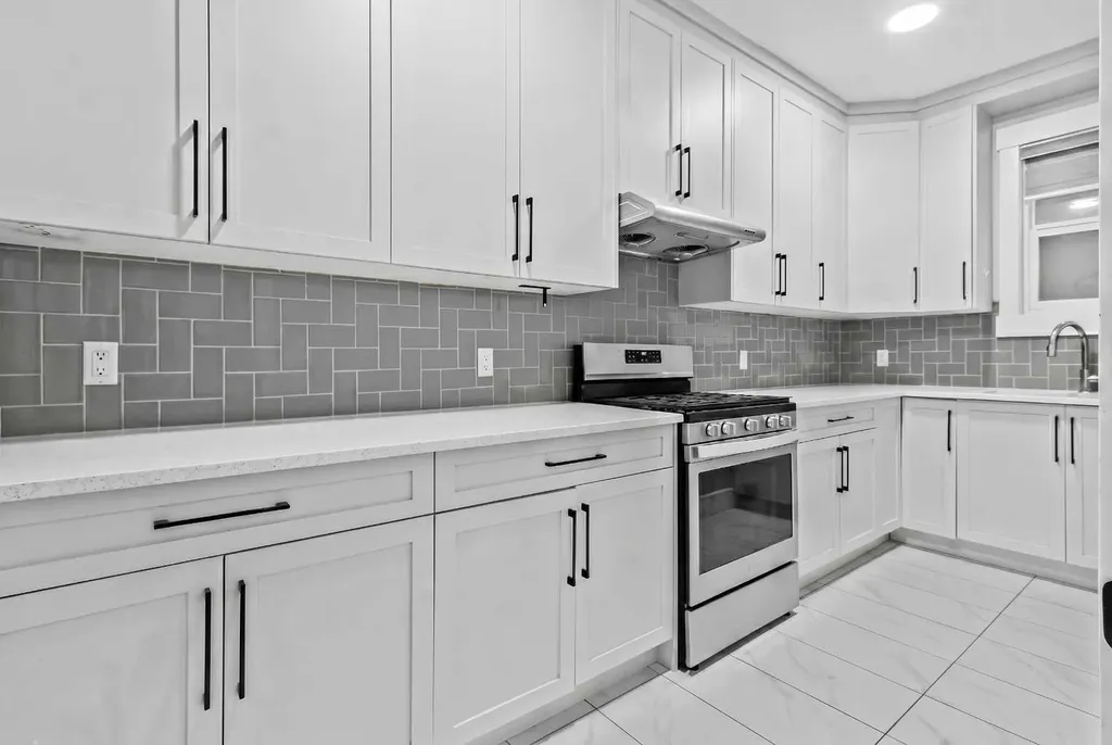 247 Kinniburgh Place Chestermere AB T1X 1Y2