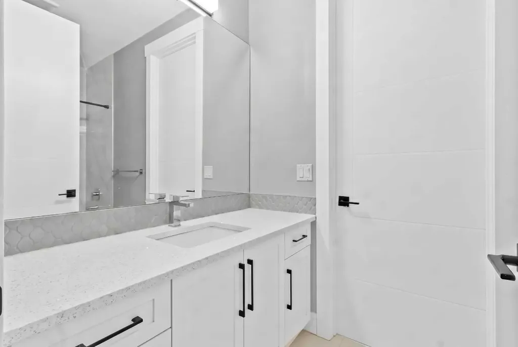 247 Kinniburgh Place Chestermere AB T1X 1Y2