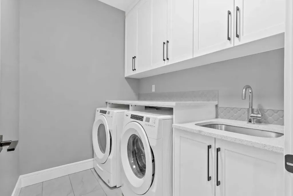 247 Kinniburgh Place Chestermere AB T1X 1Y2