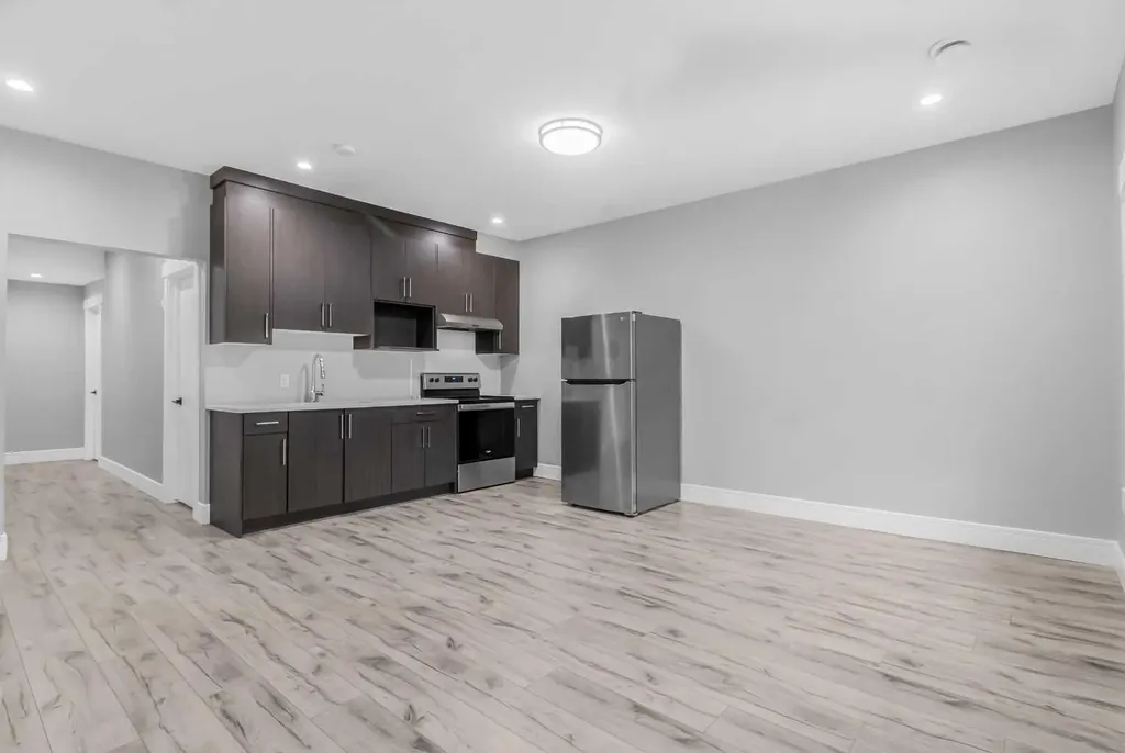 247 Kinniburgh Place Chestermere AB T1X 1Y2