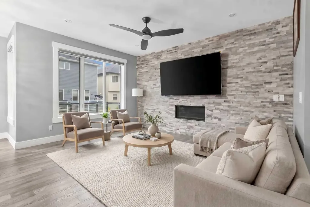 247 Kinniburgh Place Chestermere AB T1X 1Y2