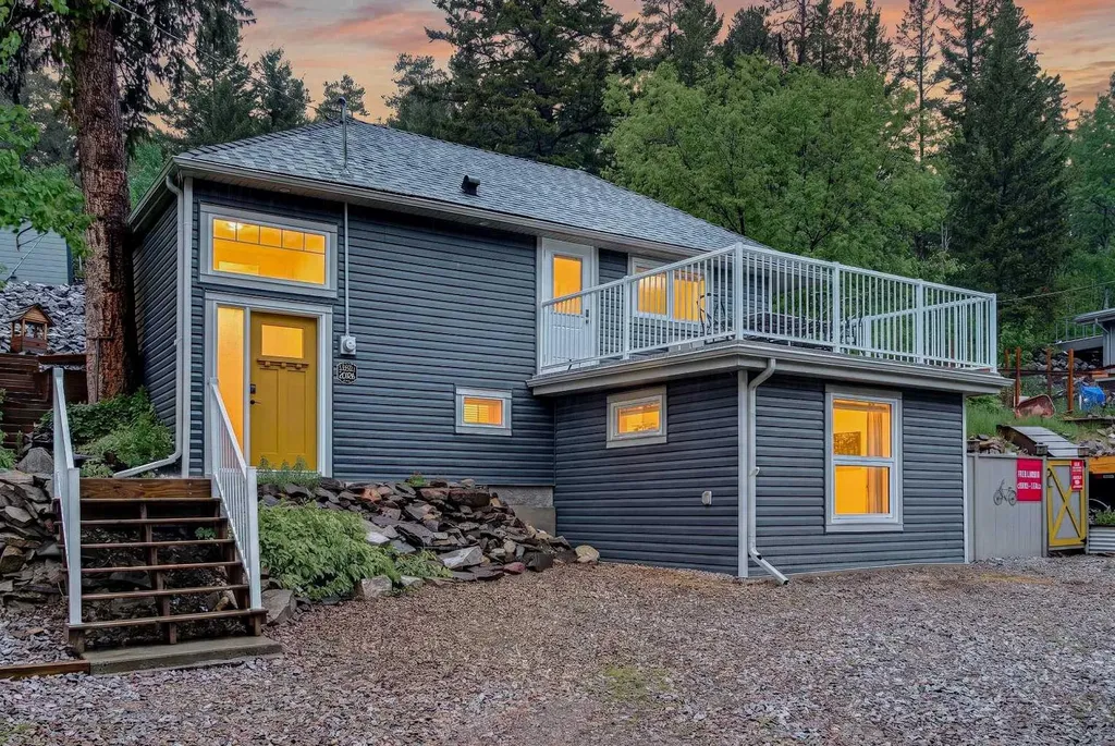 20526 24 Avenue Bellevue AB T0K 0C0