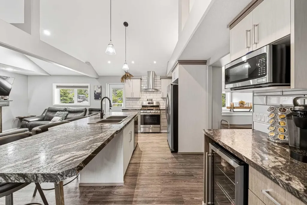 20526 24 Avenue Bellevue AB T0K 0C0