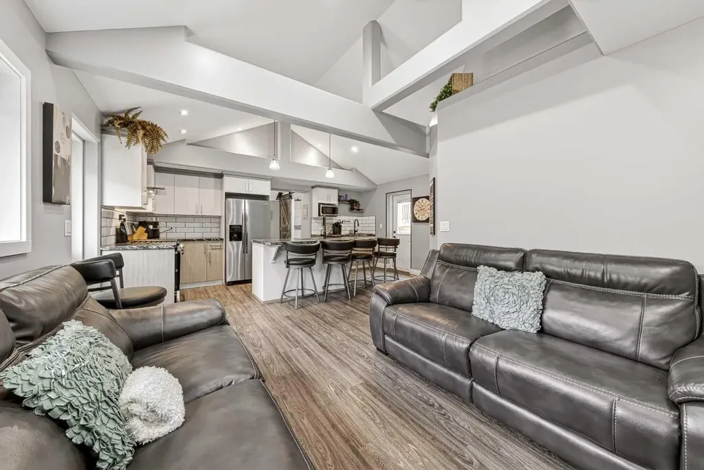 20526 24 Avenue Bellevue AB T0K 0C0