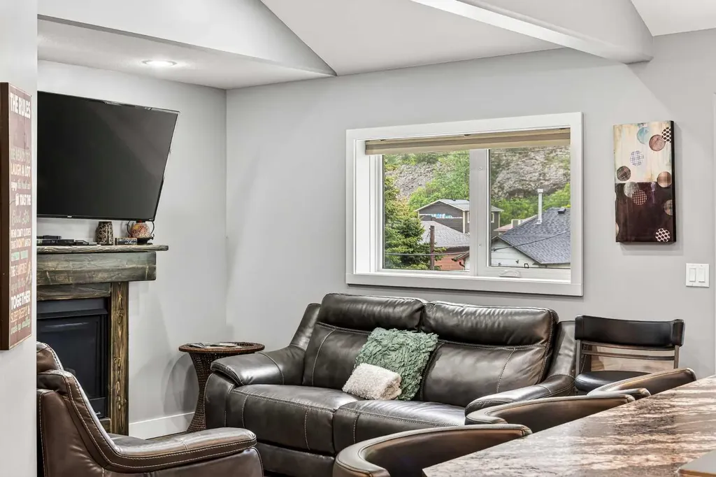 20526 24 Avenue Bellevue AB T0K 0C0