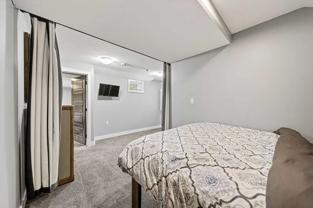 20526 24 Avenue Bellevue AB T0K 0C0
