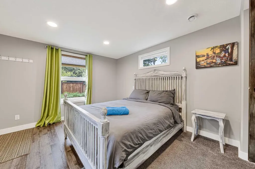 20526 24 Avenue Bellevue AB T0K 0C0