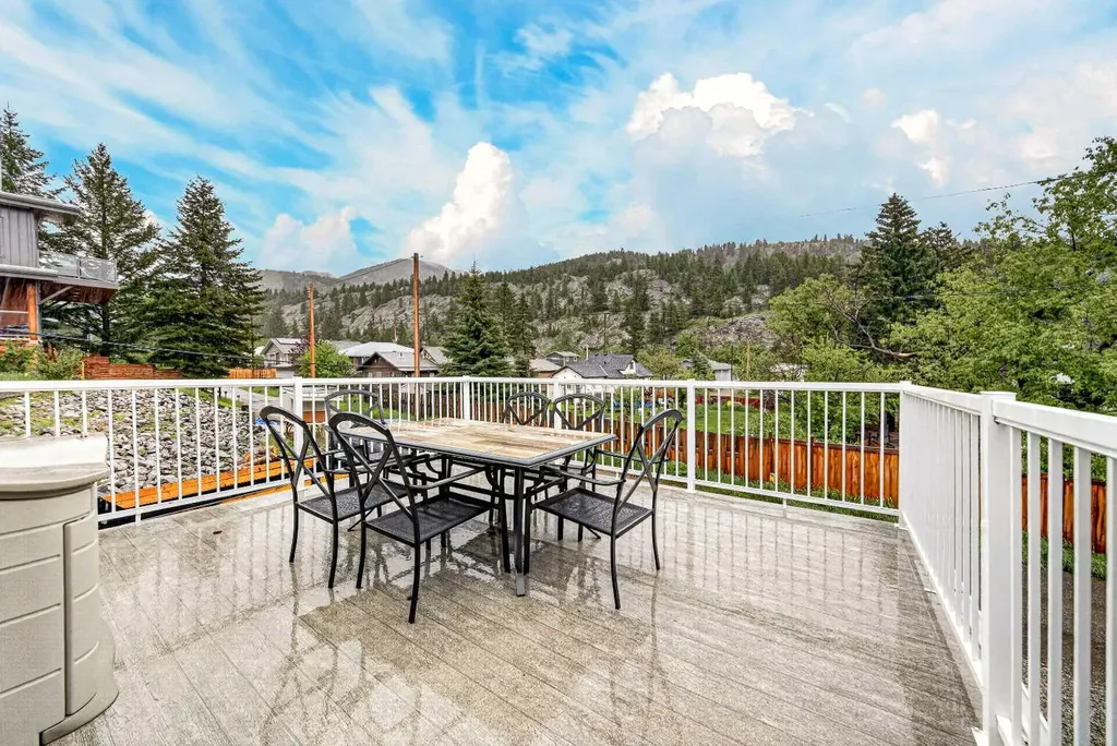 20526 24 Avenue Bellevue AB T0K 0C0