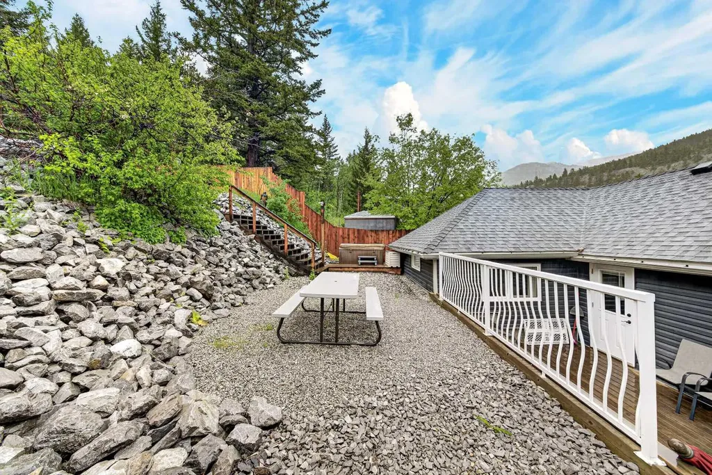 20526 24 Avenue Bellevue AB T0K 0C0