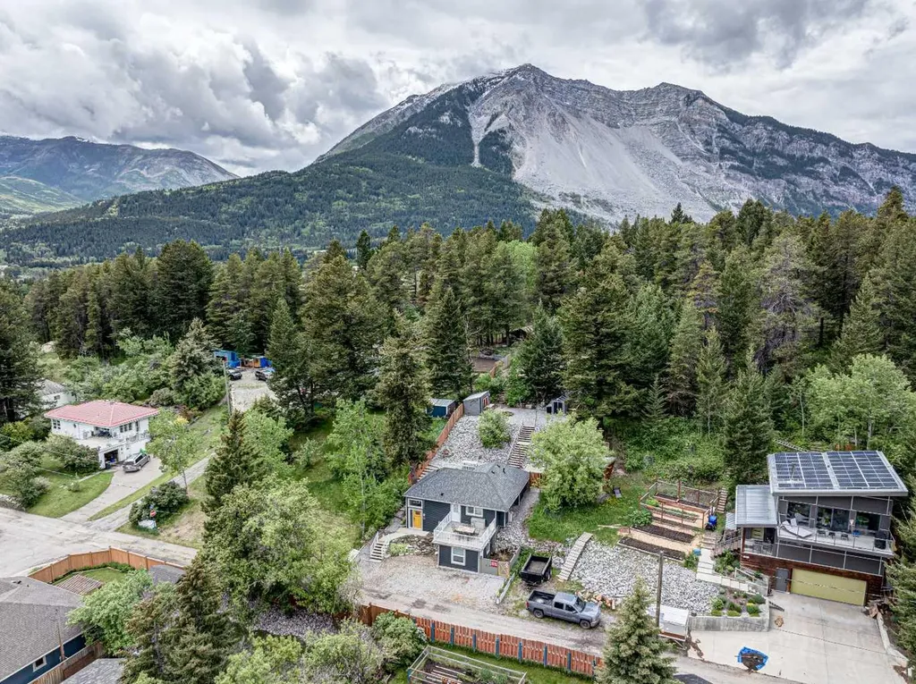 20526 24 Avenue Bellevue AB T0K 0C0