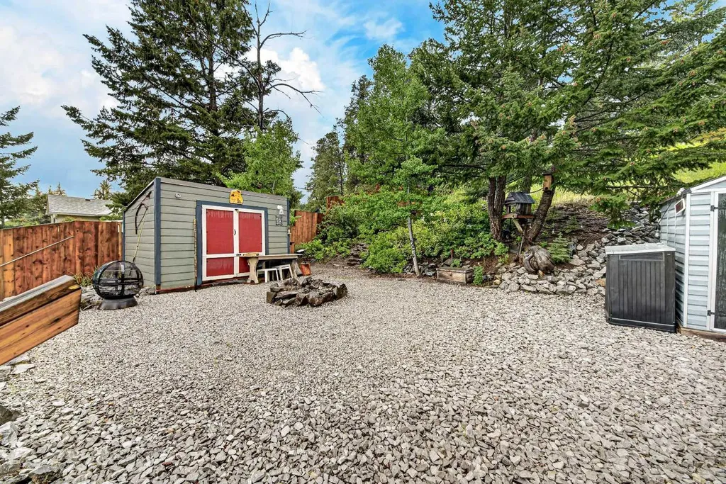 20526 24 Avenue Bellevue AB T0K 0C0
