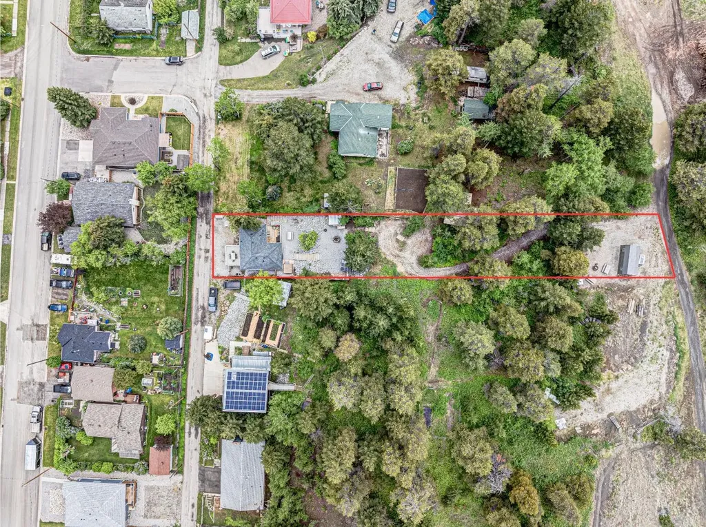 20526 24 Avenue Bellevue AB T0K 0C0