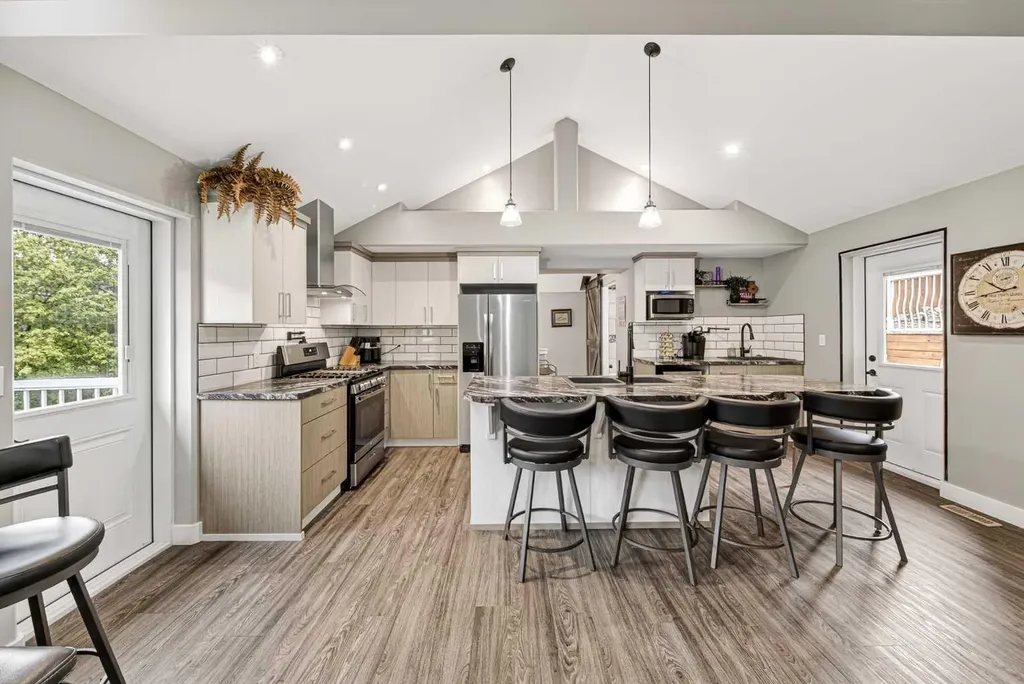 20526 24 Avenue Bellevue AB T0K 0C0