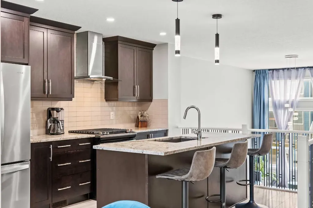 46 Corner Meadows Common NE Calgary AB T3N 1K1