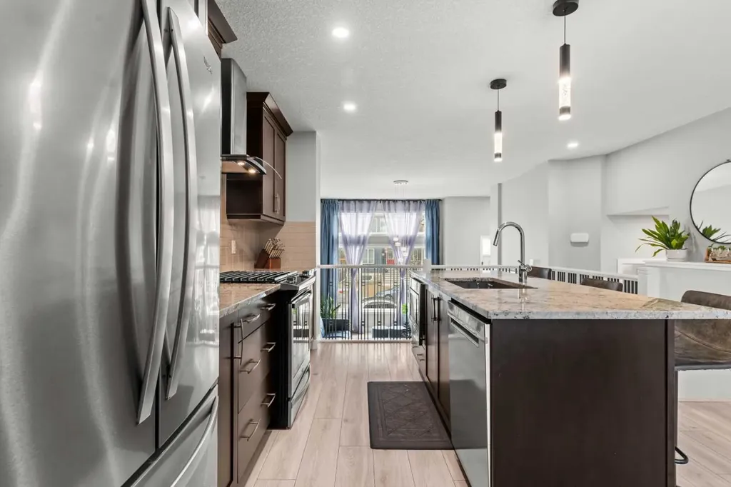 46 Corner Meadows Common NE Calgary AB T3N 1K1
