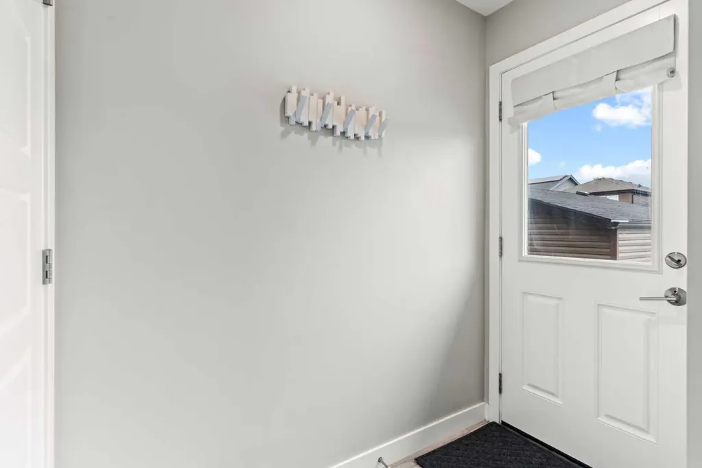 46 Corner Meadows Common NE Calgary AB T3N 1K1