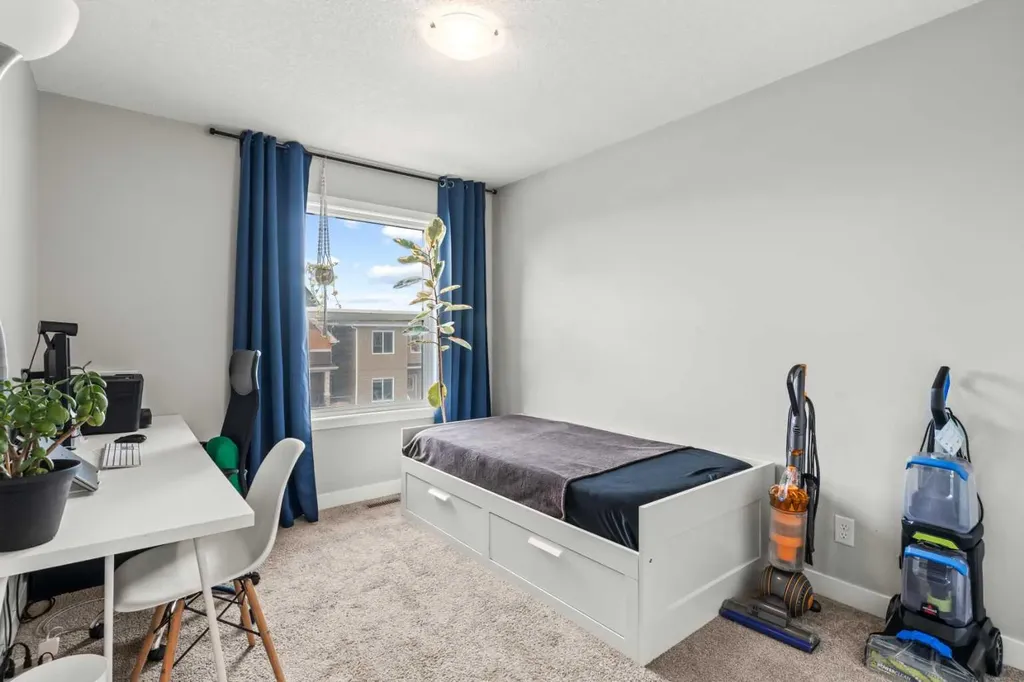 46 Corner Meadows Common NE Calgary AB T3N 1K1